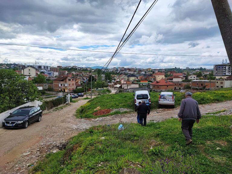 Read more about the article Banorët e Kodrës së Priftit edhe sot në protestë  kundër shëmbjeve të shtëpive të tyre: Të kthehet projekti ku ka qënë