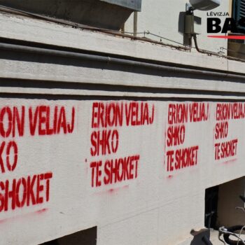 “Veliaj në burg”, Lëvizja Bashkë aksion në Bashkinë e Tiranës