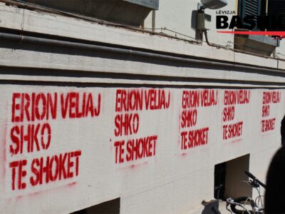 “Veliaj në burg”, Lëvizja Bashkë aksion në Bashkinë e Tiranës