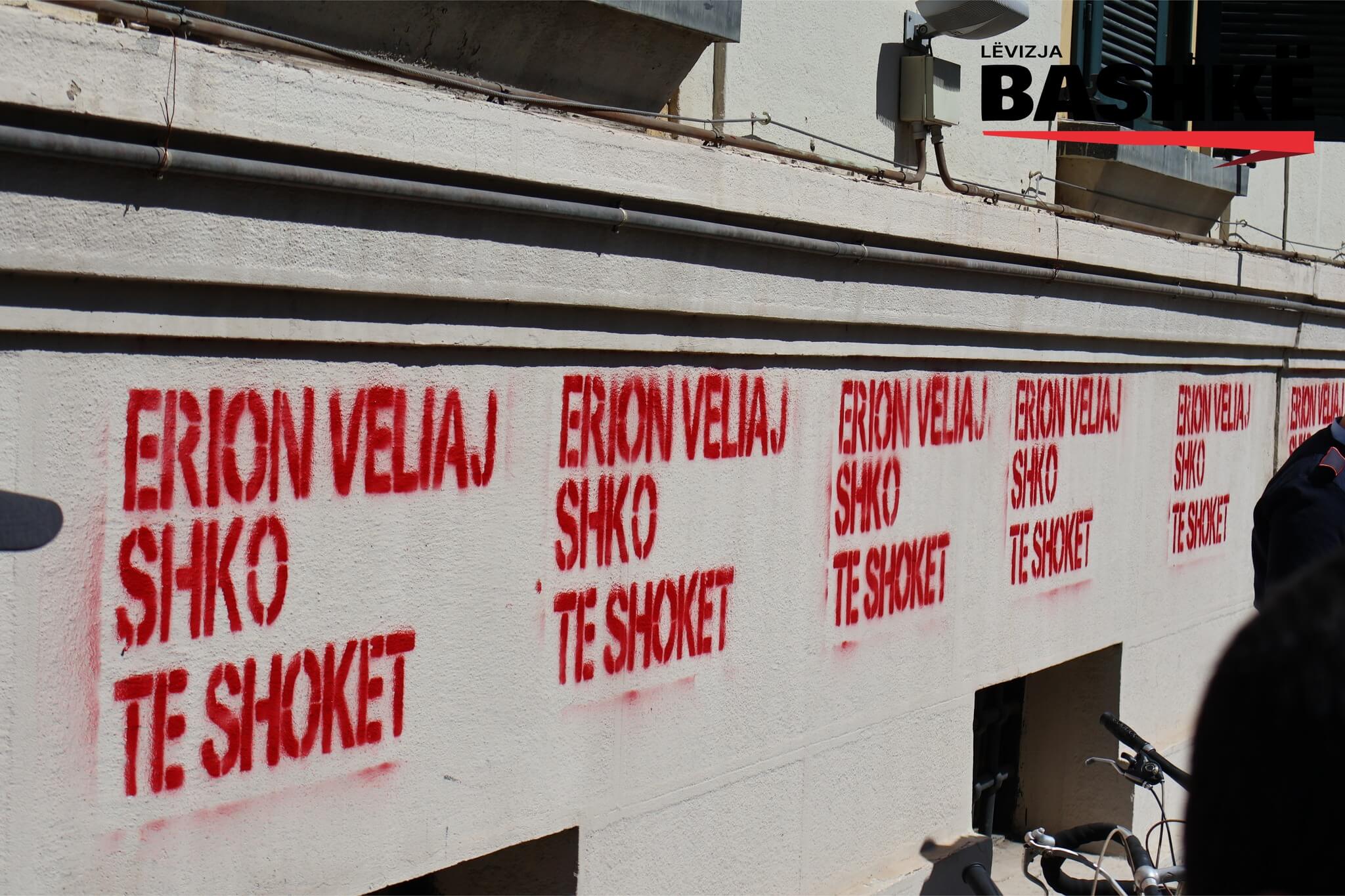 Read more about the article “Veliaj në burg”, Lëvizja Bashkë aksion në Bashkinë e Tiranës