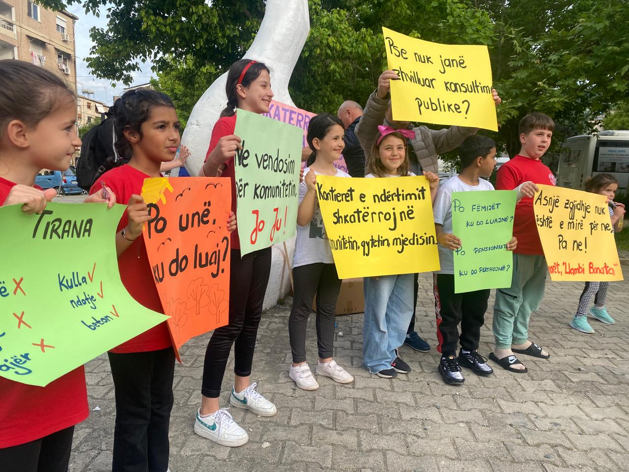 Fëmijët e Kombinatit në protestë 