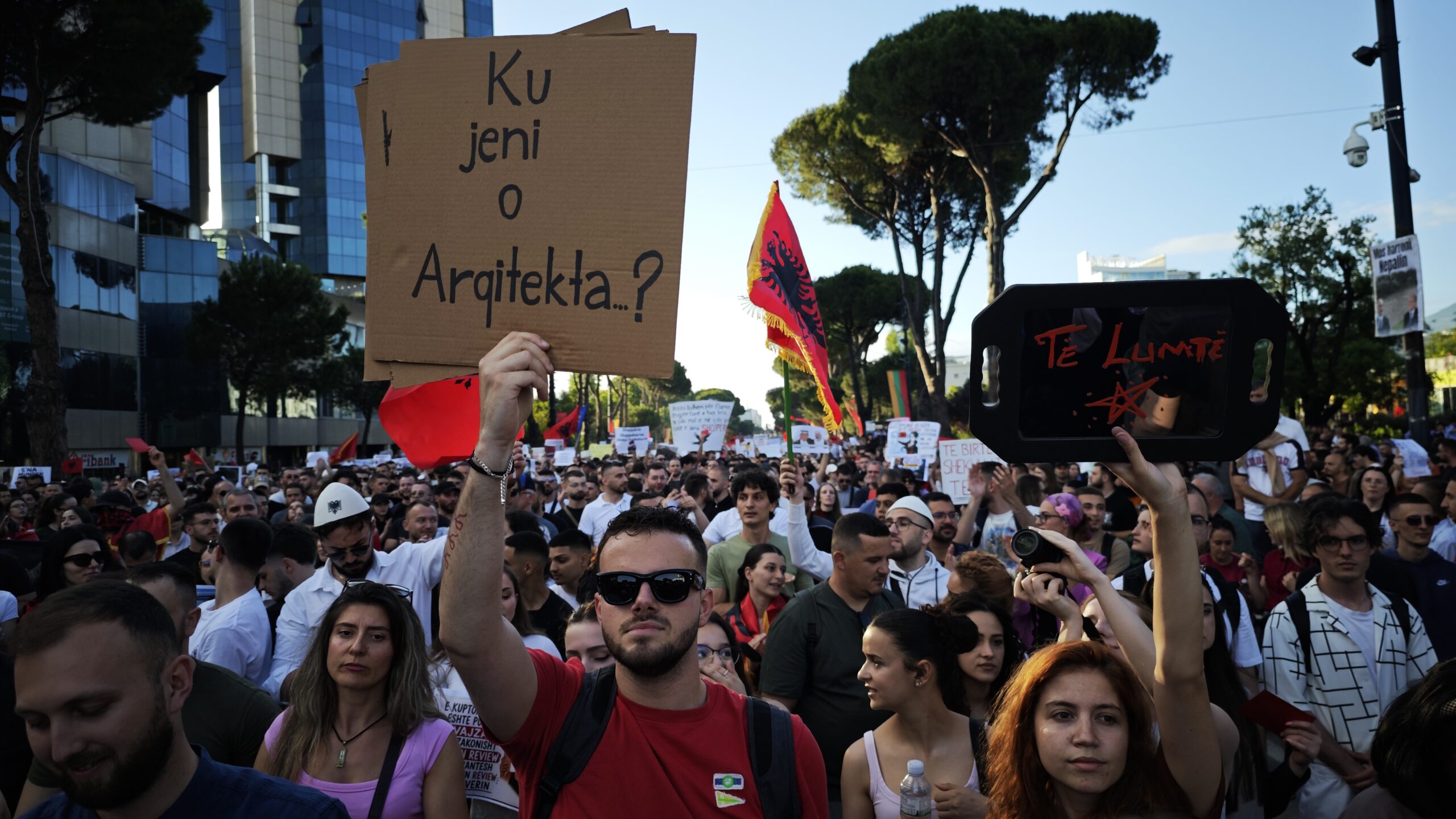 Nga protesta e Revolucionit të Flamingove, foto nga Antonio Muco