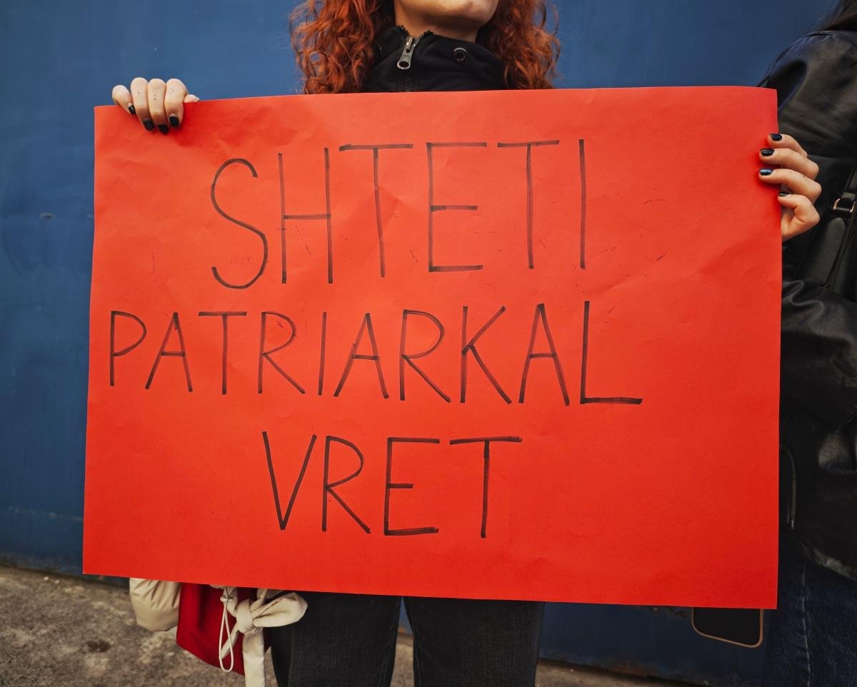 Kolektivi Feminist në Tiranë në solidaritet me protestat kombëtare në Prishtinë_