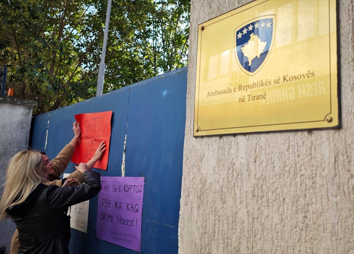 Kolektivi Feminist në Tiranë në solidaritet me protestat kombëtare në Prishtinë_