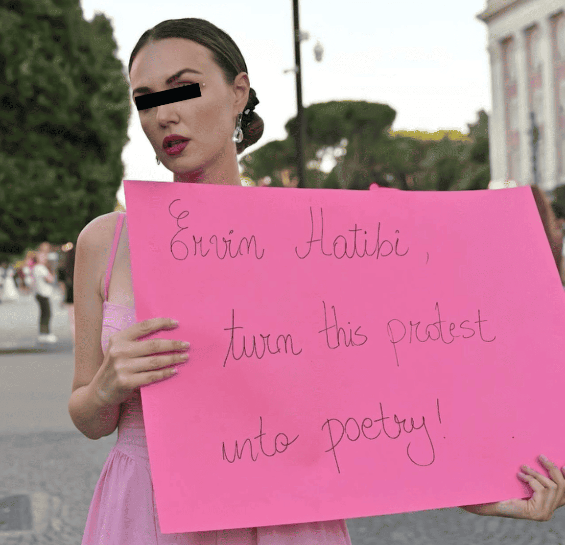 Poezi